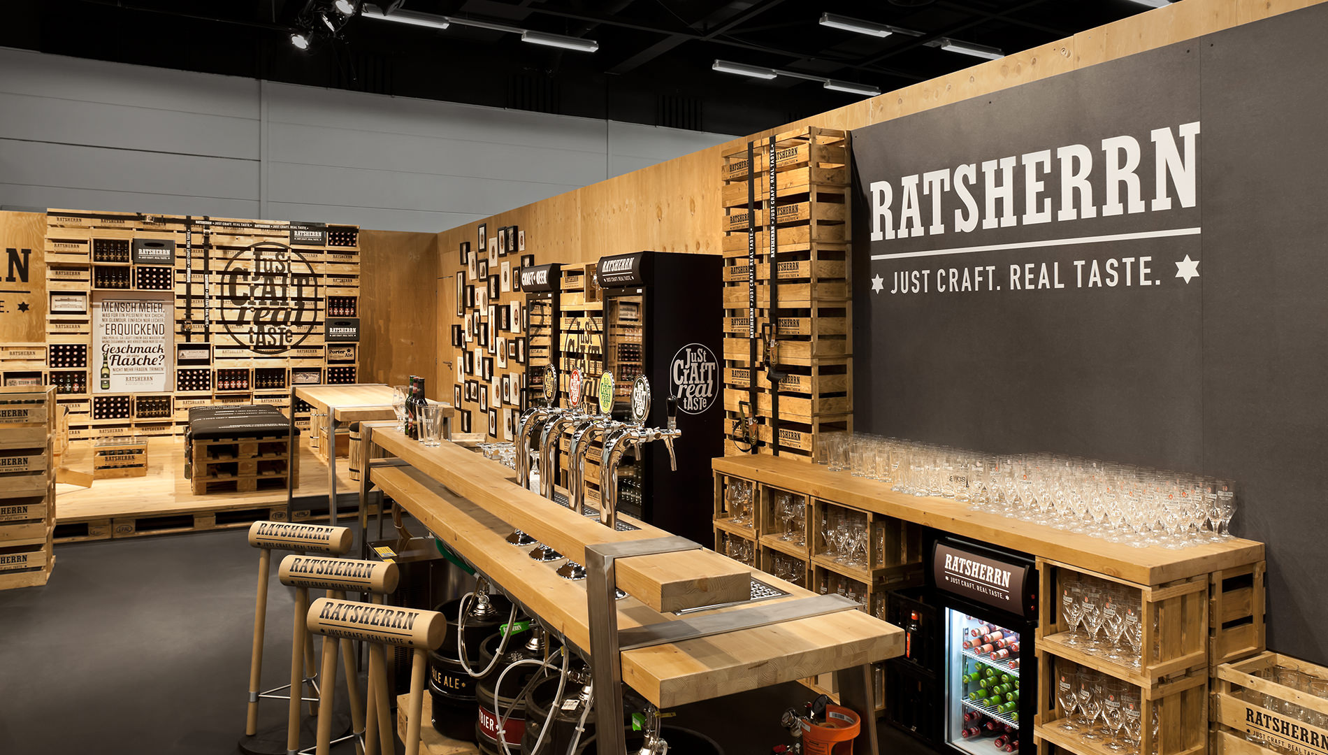 Messe Design Live Kommunikation Hamburg Internorga Ratsherrn Corporate Architecture Craftbiertheke Sitzecke Going Places EventLabs